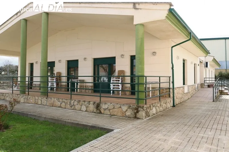 Residencia de mayores Nuestra Señora de los Reyes / CORRAL