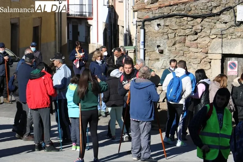 Éxito de participación en la XXV Ruta de Senderismo Arribes del Duero en Mieza / CORRAL