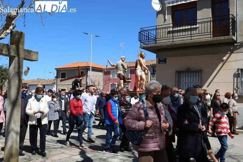 Procesión del Via Crucis en Lumbrales / CORRAL