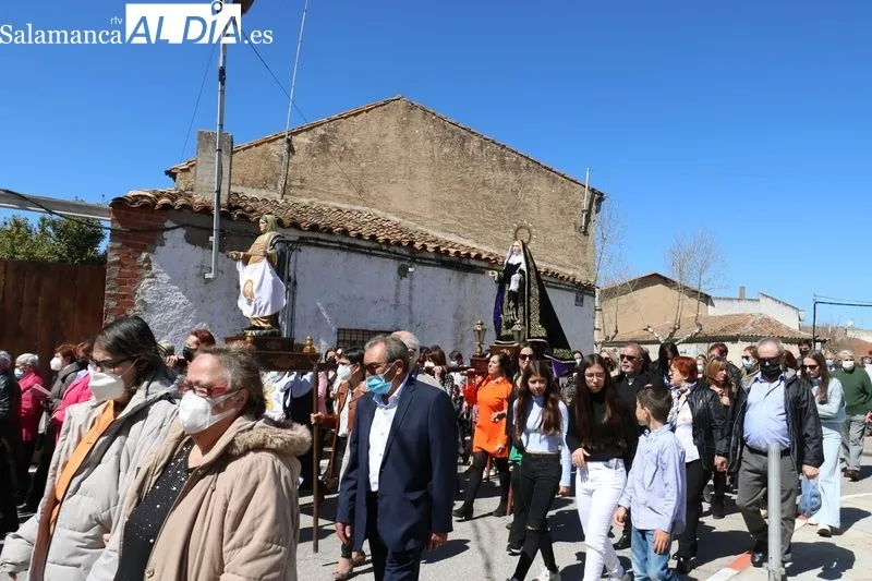 Procesión del Via Crucis en Lumbrales / CORRAL