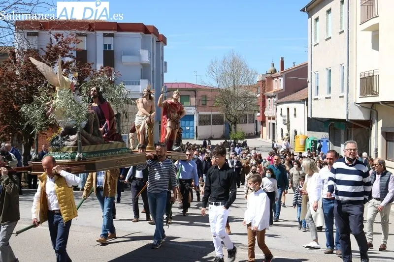 Procesión del Via Crucis en Lumbrales / CORRAL