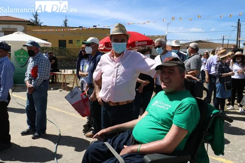 Calle Luis Filgueira y paella solidaria a favor de ELACyL en Cabeza de Framontanos / CORRAL