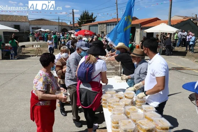 Calle Luis Filgueira y paella solidaria a favor de ELACyL en Cabeza de Framontanos / CORRAL