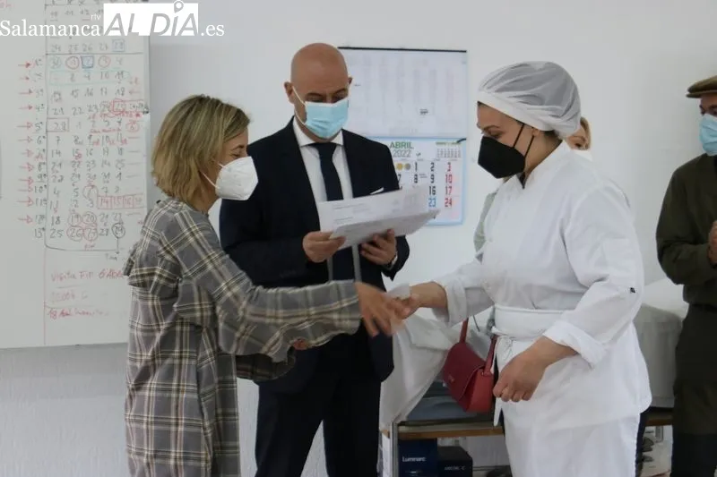 Clausura de la Acción de Formación y Empleo en Villavieja de Yeltes de 'Cocina y cáterin' / CORRAL