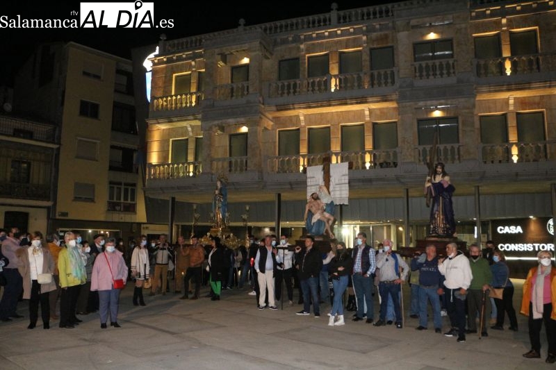 Guijuelo se vuelca en la procesión del Santo Entierro tras el parón por el covid