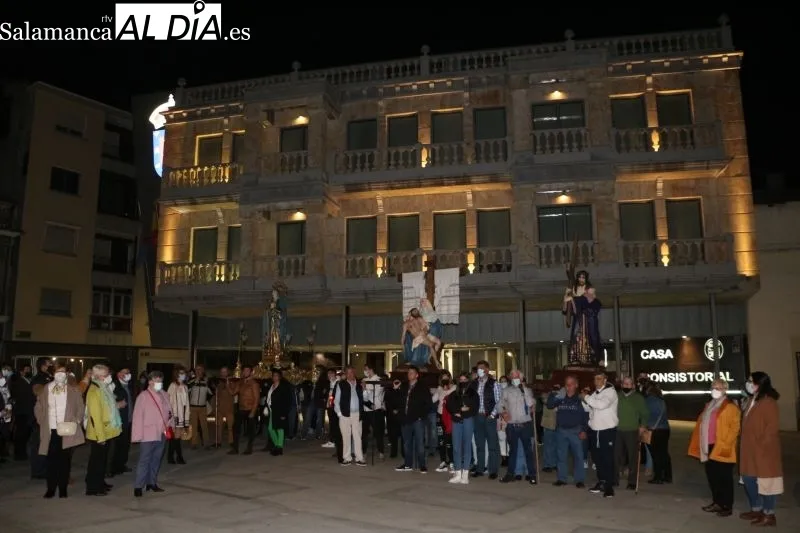 Procesión del Santo Entierro por las calles de Gujuelo - Fotos: Kiko Robles