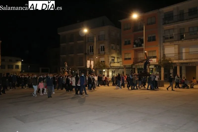 Procesión del Santo Entierro por las calles de Gujuelo - Fotos: Kiko Robles