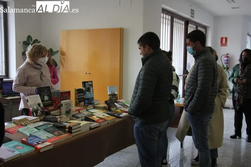 Feria del Libro en Vitigudino y cuentacuentos para celebrar este 23 de abril / MARIBEL SÁNCHEZ