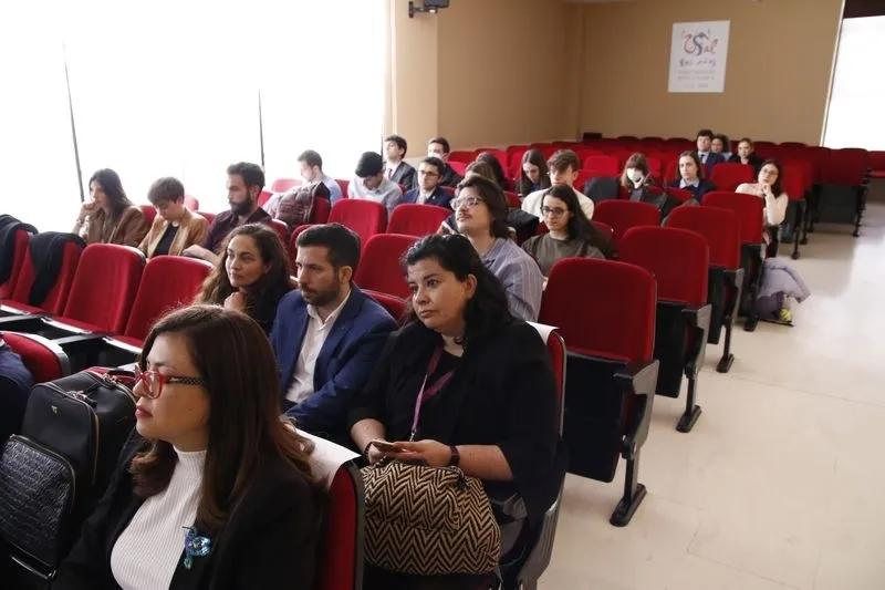La secretaria de Estado de Igualdad, Ángela Rodríguez, en una jornada de debate sobre igualdad en la Facultad de Derecho de la USAL. Foto de David Sañudo