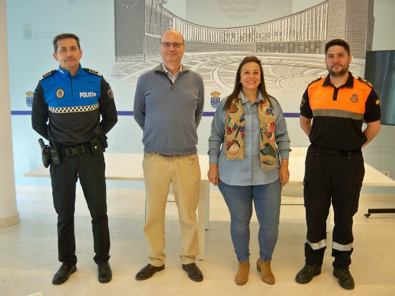 En la imagen, Pedro Rodríguez, Jesús Hernández, Mari Cruz Gacho y Álvaro Alaguero