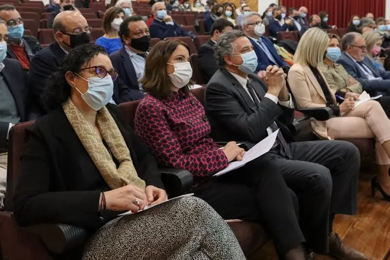 María José García Curto, primera por la izquierda, presidenta del Consejo Fiscal de AITI