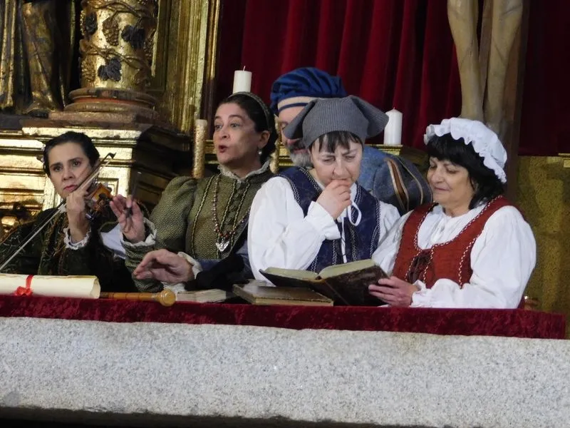 Foto 8 - Teatro en San Mart&iacute;n del Casta&ntilde;ar con 'Buscando a Nebrija' 