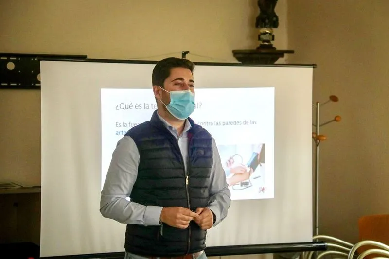 Charla en el hogar de mayores de Carbajosa