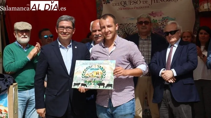 Los jovenes ganaderos de la localidad recibieron un diploma / CORRAL