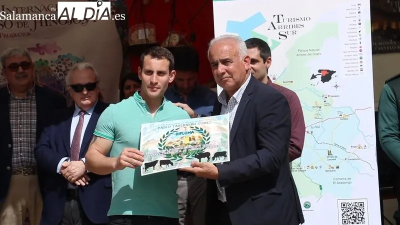 Los jovenes ganaderos de la localidad recibieron un diploma / CORRAL