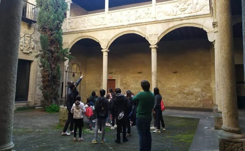 Foto 2 - En marcha los talleres para escolares al hilo de la exposici&oacute;n &lsquo;Building&rsquo;