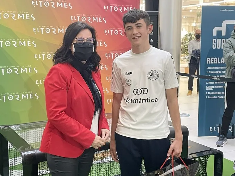 Foto 2 - Asier Dom&iacute;nguez, campe&oacute;n del I Torneo de Subsoccer de Castilla y Le&oacute;n organizado por El Tormes