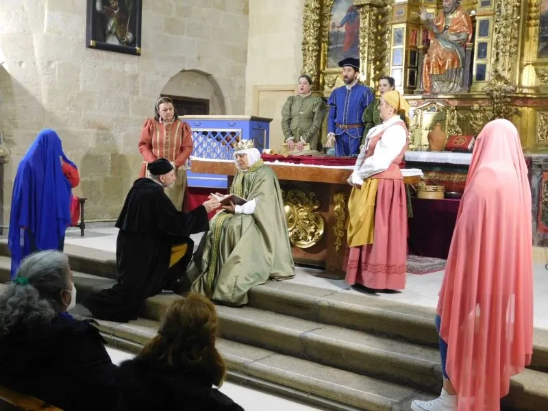 Foto 10 - Villoruela disfruta de la representaci&oacute;n de 'Buscando a Nebrija'
