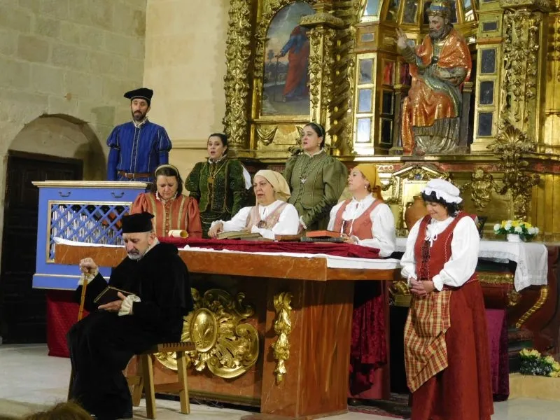 Foto 5 - Villoruela disfruta de la representaci&oacute;n de 'Buscando a Nebrija'