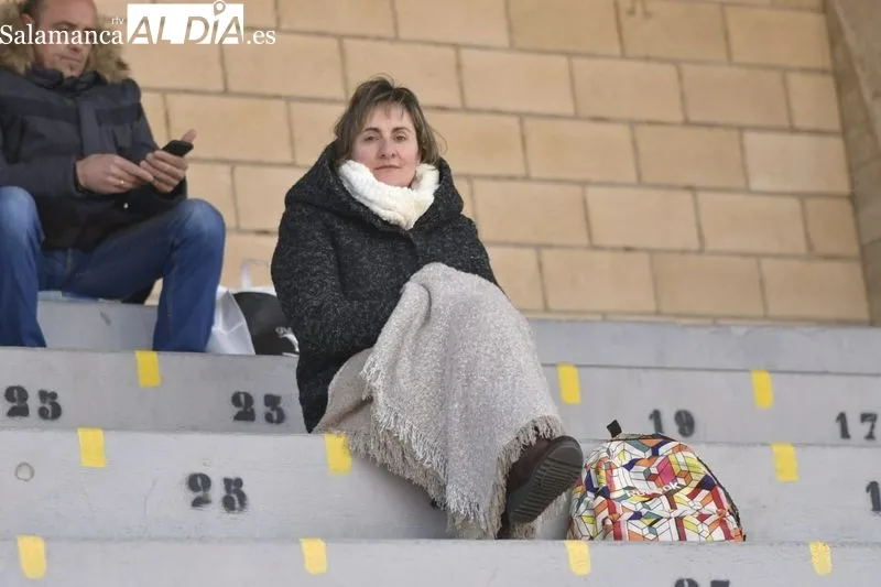 Foto 6 - Los aficionados resisten el fr&iacute;o disfrutando del deporte charro