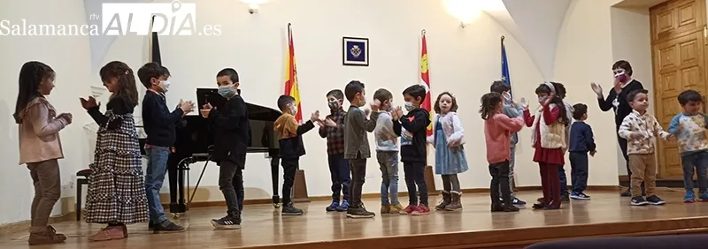 Foto 6 - Los peque&ntilde;os de la escuela de m&uacute;sica y danza 'Jos&eacute; Lid&oacute;n' despliegan su arte