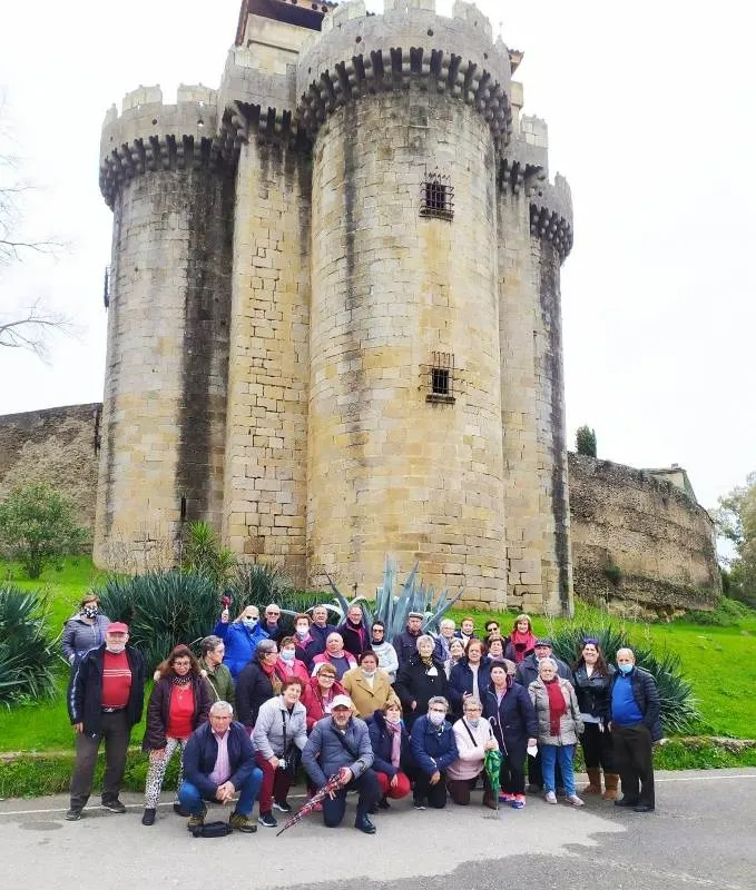 Foto 2 - Cerca de 40 mirobrigenses se acercan a conocer Granadilla