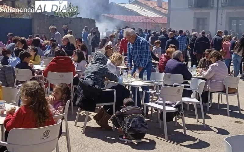 Parrillada y paella solidaria para 800 personas / HUERTOS