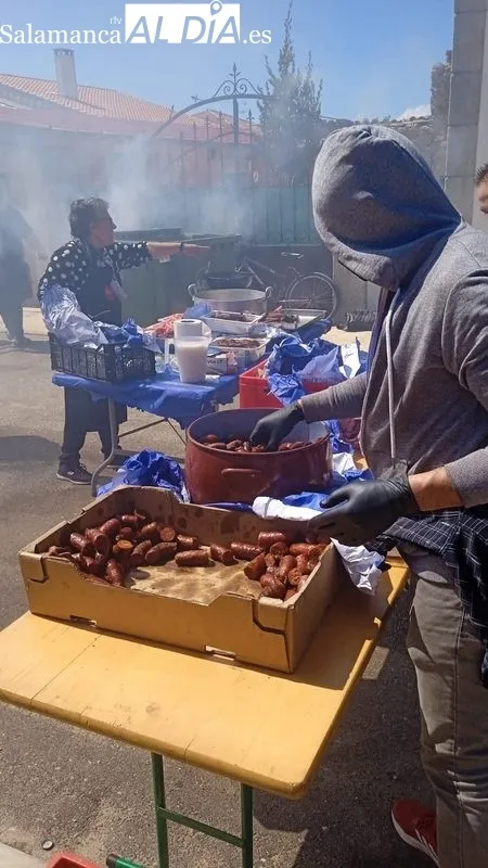 Parrillada y paella solidaria para 800 personas / HUERTOS