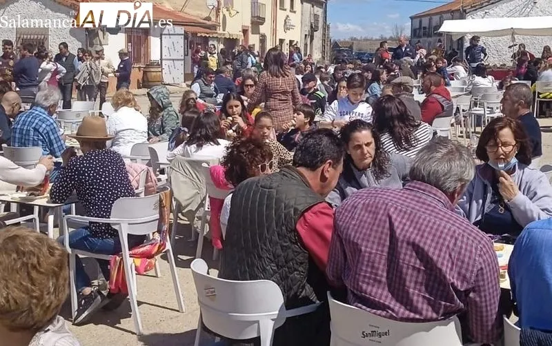 Parrillada y paella solidaria para 800 personas / HUERTOS