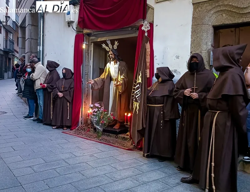 Foto 6 - El &lsquo;Santo Entierro&rsquo; engalana B&eacute;jar y muestra su riqueza art&iacute;stica &uacute;nica