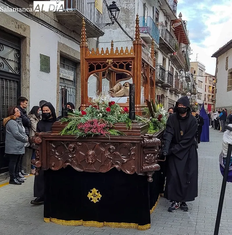 Foto 2 - El &lsquo;Santo Entierro&rsquo; engalana B&eacute;jar y muestra su riqueza art&iacute;stica &uacute;nica