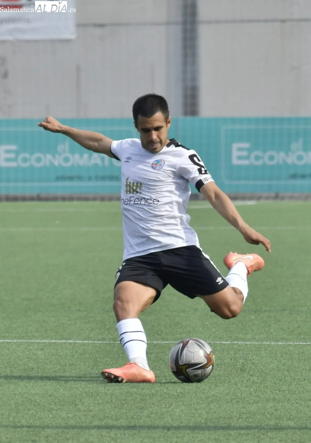 Galería de imágenes del partido con aficionados charros en Asturias