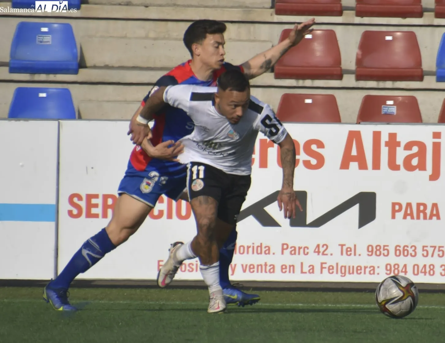 Galería de imágenes del partido con aficionados charros en Asturias