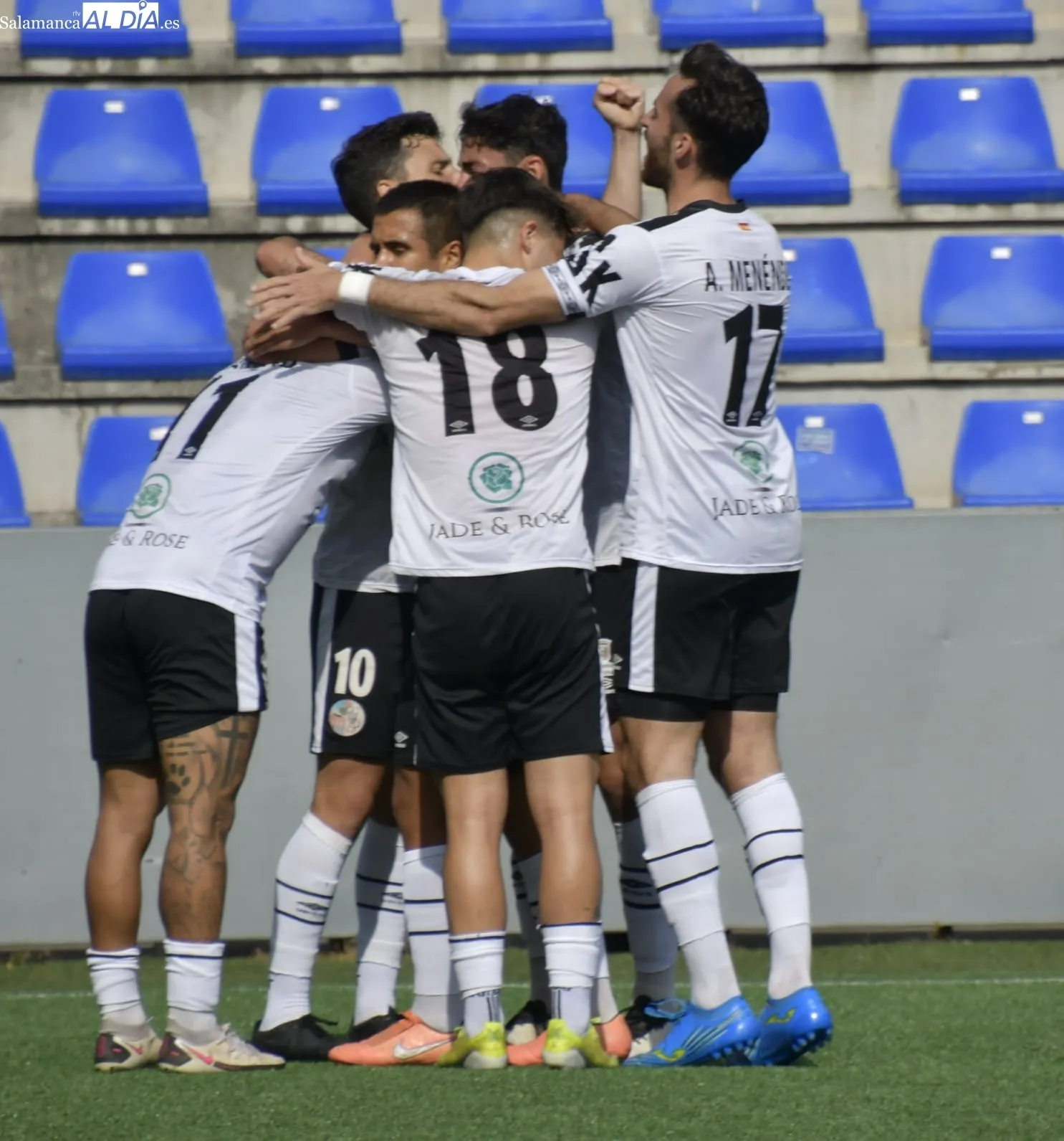 Galería de imágenes del partido con aficionados charros en Asturias