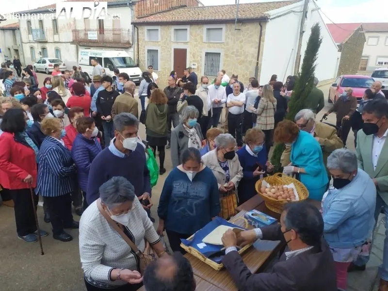Tradicional subasta de los huevos del Cristo de Fuenterroble de Salvatierra - Kiko Robles