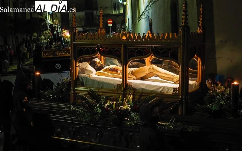 Foto 10 - El &lsquo;Santo Entierro&rsquo; engalana B&eacute;jar y muestra su riqueza art&iacute;stica &uacute;nica