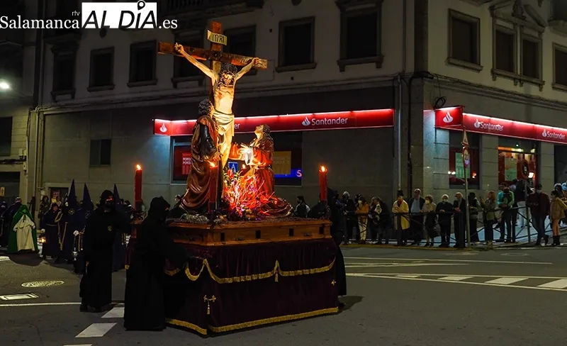 Foto 8 - El &lsquo;Santo Entierro&rsquo; engalana B&eacute;jar y muestra su riqueza art&iacute;stica &uacute;nica