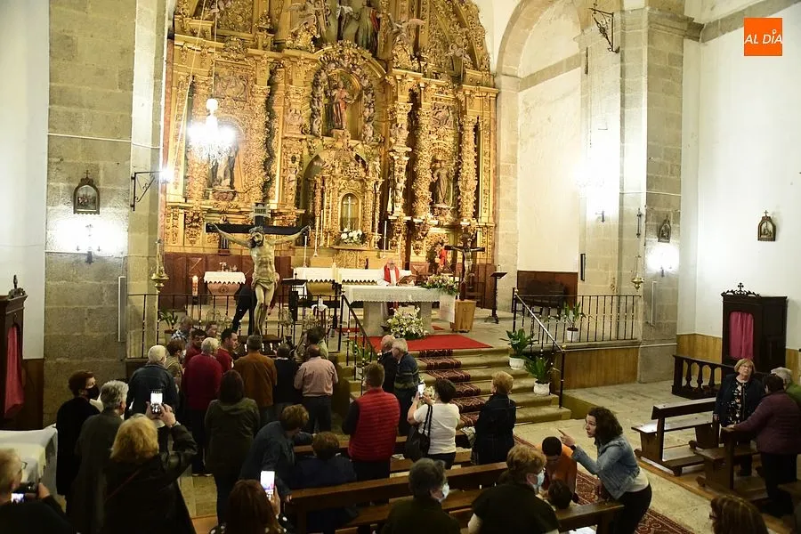 Traslado de la imagen del Cristo de La Santa Cruz/ Rep. Gráfico: Adrián M.Pastor