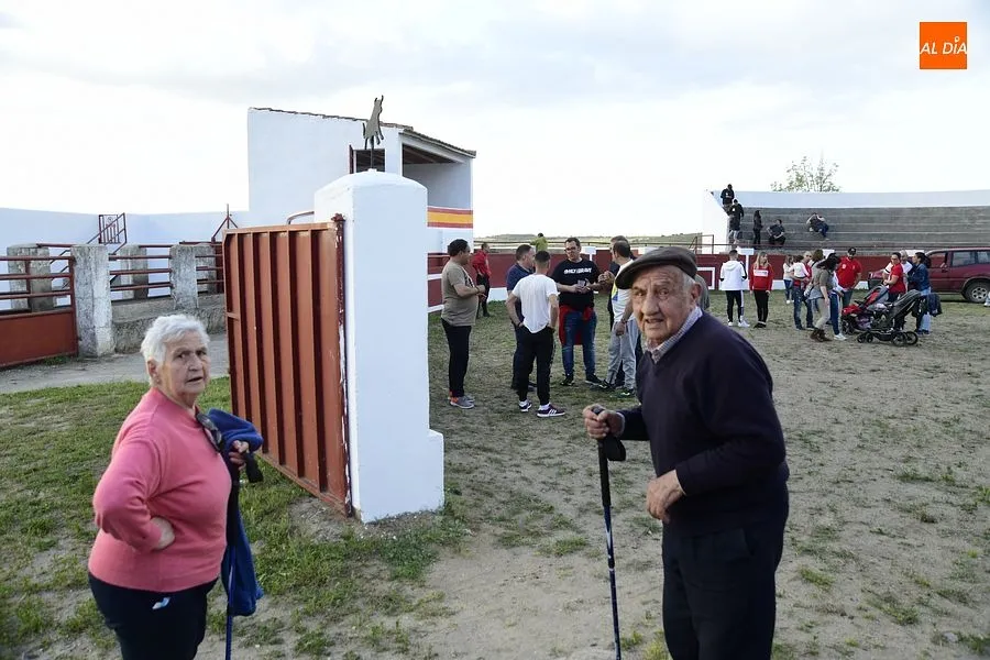 Algunos mayores recuerdan con cariño los preparativos para la Santa Cruz/ Foto: Adrían M. Pastor