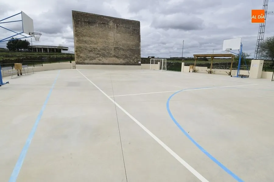Mejoras en la zona recreativa del Frontón