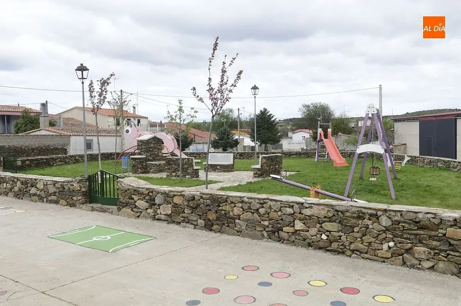 Zona infantil y calle peatonal destinada a los más pequeños