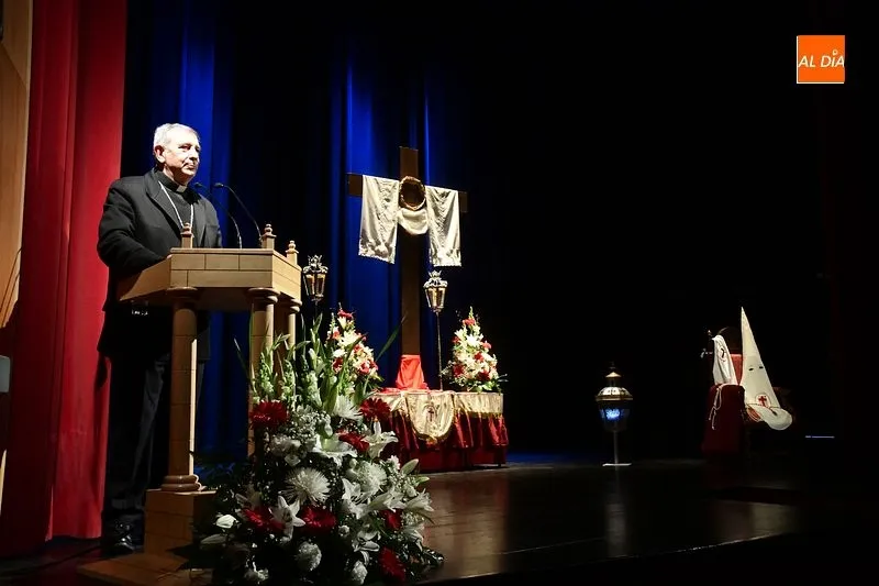 Foto 6 - Carlos Garc&iacute;a Medina hace un repaso hist&oacute;rico por las siete cofrad&iacute;as mirobrigenses