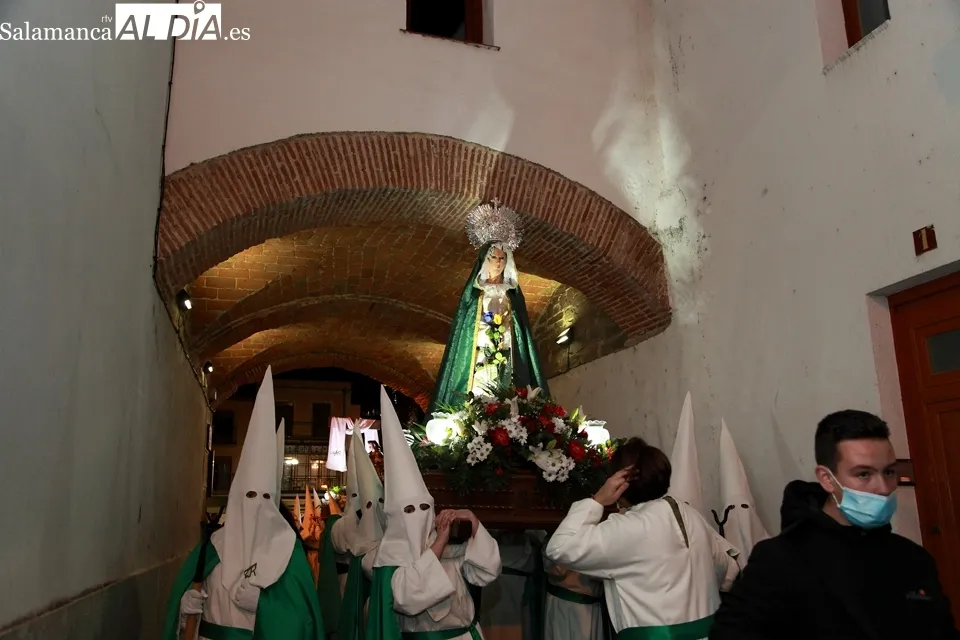 Foto 15 - Procesi&oacute;n de la Cofrad&iacute;a de la Cruz y del Amor en la noche del Mi&eacute;rcoles Santo