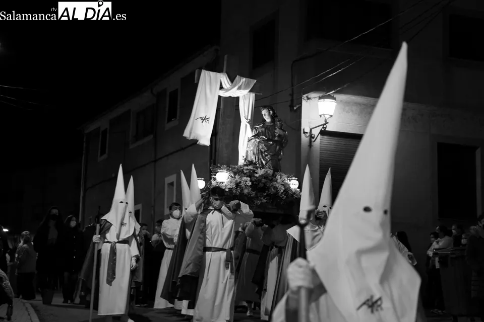 Foto 11 - Procesi&oacute;n de la Cofrad&iacute;a de la Cruz y del Amor en la noche del Mi&eacute;rcoles Santo