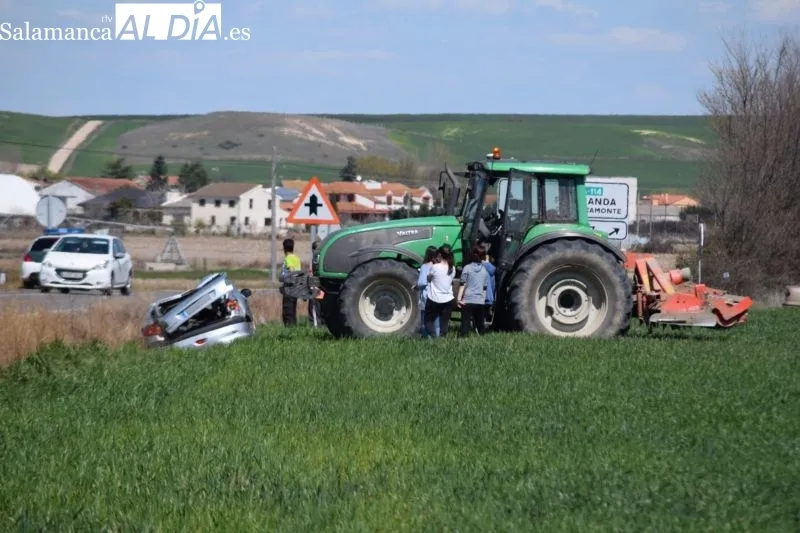 Accidente en la SA-114 cerca de Garcihernández - PZ