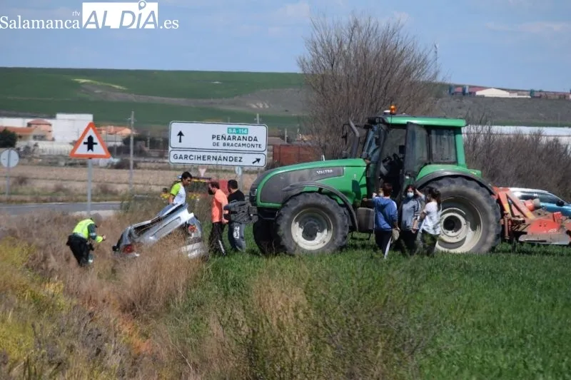 Accidente en la SA-114 cerca de Garcihernández - PZ