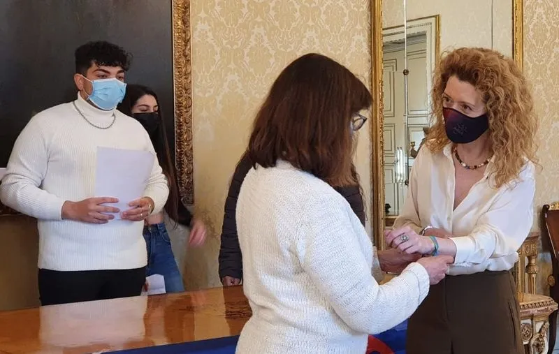 La concejala de Familia e Igualdad de Oportunidades, Ana Suárez, en el Consistorio, en su encuentro con una representación de la Fundación Secretariado Gitano