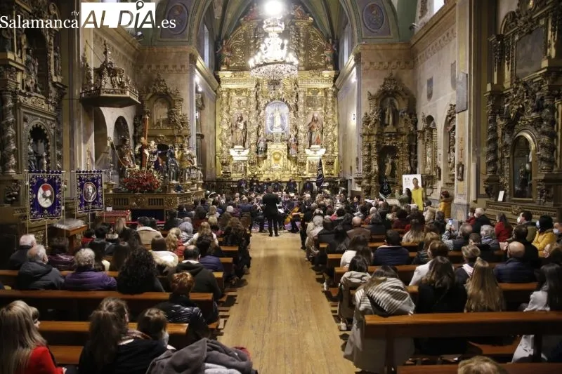 Concierto de la Banda Ciudad del Tormes en la iglesia de San Julián - Fotos: David Sañudo