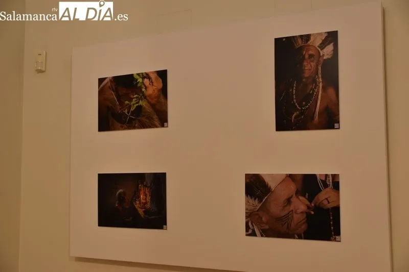 Exposición fotográfica “IANDÊ Á’TÁ JOAJU – ¡Juntos somos fuertes!”, de Marcos Vieira, en la Sala de Exposiciones del Palacio Maldonado. Foto de Vanesa Martins