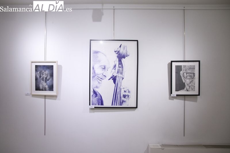 Exposición de dibujos ‘Pintura en tres caminos’ de Félix Huete García, en el Espacio Joven. Foto de David Sañudo